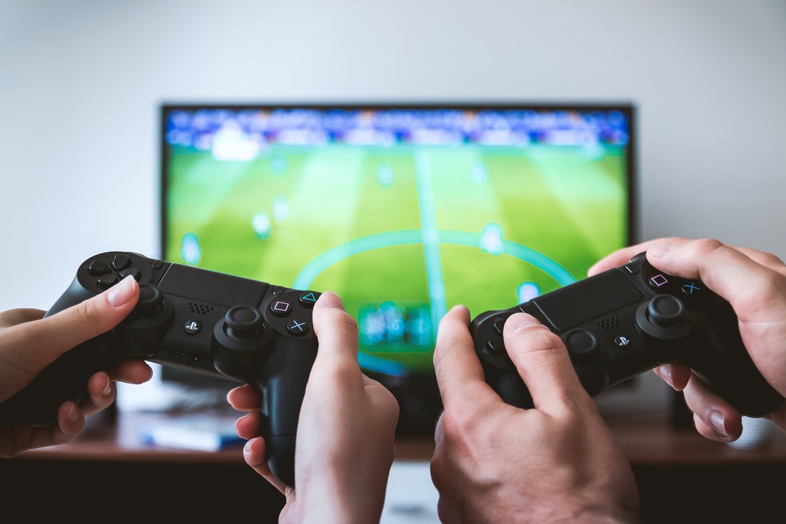 xl_jeshoots-gaming-unsplash